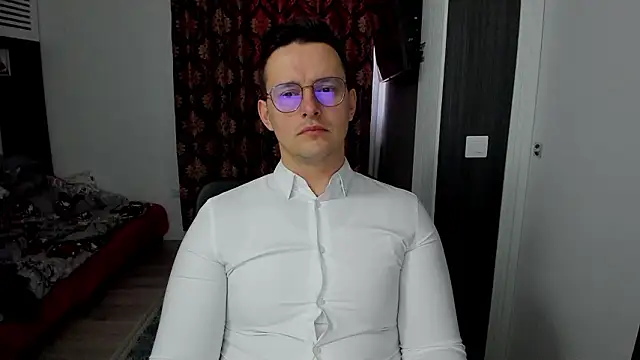 Snapshot of sexxymuscles4u chatting on 02-18-26, 08:54 sexxymuscles4u online show from 02-18-26, 08:54