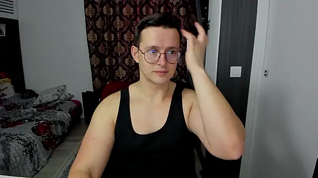 Snapshot of sexxymuscles4u chatting on 02-26-26, 12:04 sexxymuscles4u online show from 02-26-26, 12:04