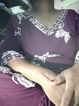 yoursnandu01 online show from 06-19-26, 04:33
