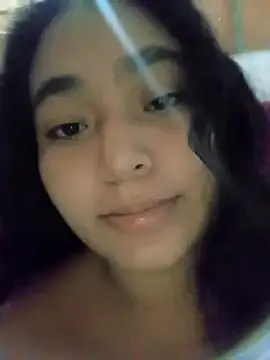 Snapshot of sirena_15 chatting on 03-18-25, 04:58 sirena 15 online show from 03-18-25, 04:58