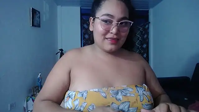 Snapshot of sirena_15 chatting on 10-03-25, 05:15 sirena 15 online show from 10-03-25, 05:15