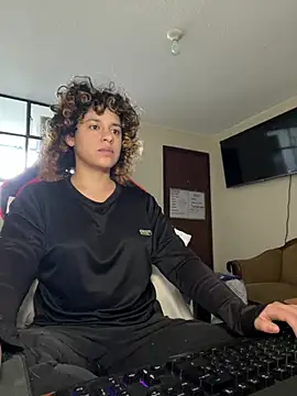 Snapshot of EmmaMelissa0521 chatting on 05-23-26, 09:30 EmmaMelissa0521 online show from 05-23-26, 09:30