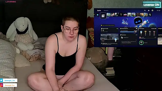 GamerGirl Eve online show from 03-06-25, 06:59