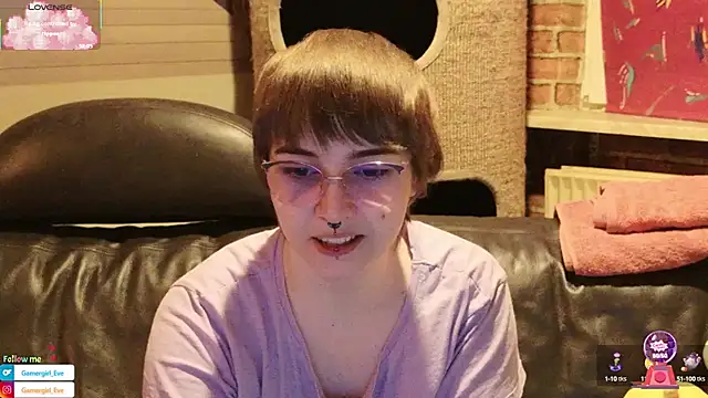 GamerGirl Eve online show from 10-15-25, 06:08