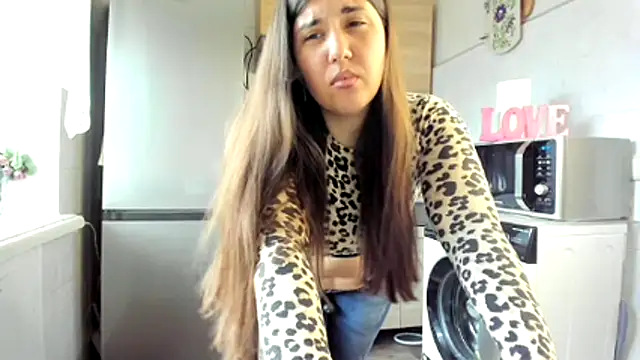 Snapshot of MiaMarrone chatting on 06-01-26, 03:14 MiaMarrone online show from 06-01-26, 03:14