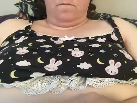 Snapshot of ParisNova chatting on 01-23-25, 01:56 ParisNova online show from 01-23-25, 01:56