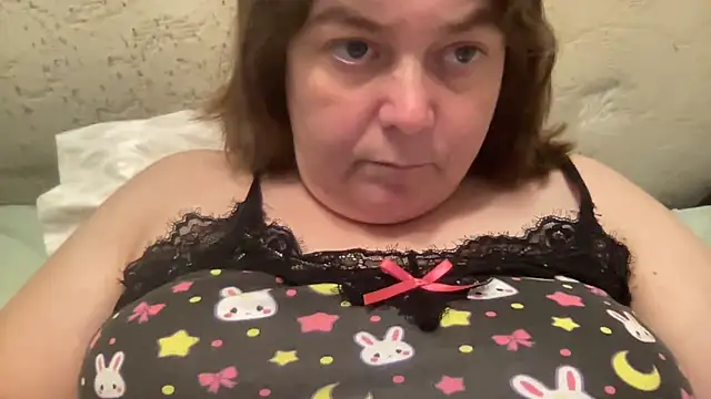 Snapshot of ParisNova chatting on 10-05-25, 11:02 ParisNova online show from 10-05-25, 11:02