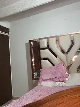 Im sarah online show from 12-20-25, 04:41