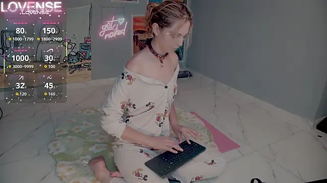 Snapshot of Careful_i_bite chatting on 09-10-25, 08:25 Careful i bite online show from 09-10-25, 08:25