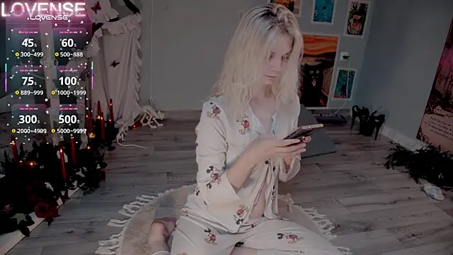 Snapshot of Careful_i_bite chatting on 11-02-25, 06:38 Careful i bite online show from 11-02-25, 06:38