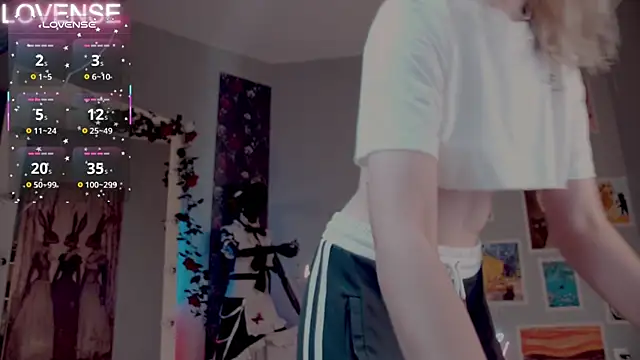 Snapshot of Careful_i_bite chatting on 11-19-25, 06:46 Careful i bite online show from 11-19-25, 06:46