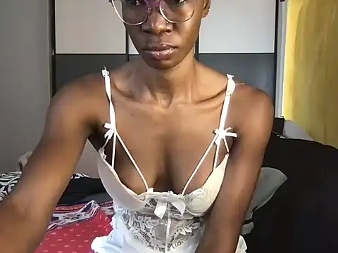 Snapshot of choco_petite chatting on 03-01-25, 04:47 choco petite online show from 03-01-25, 04:47