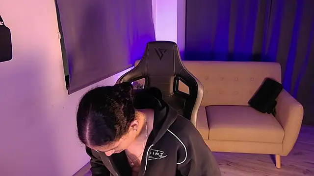 Liam V online show from 03-06-26, 05:15