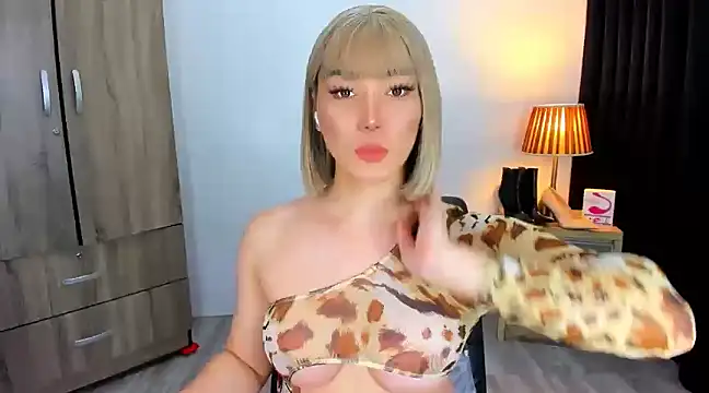 Snapshot of xxHeavenly_AngeLxx chatting on 01-28-25, 07:21 xxHeavenly AngeLxx online show from 01-28-25, 07:21