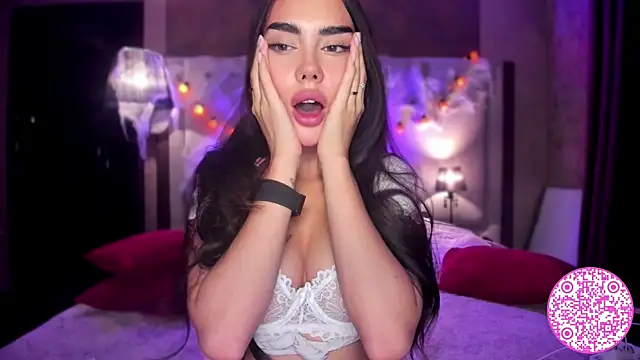 Snapshot of Lil_Gabby chatting on 10-24-25, 06:48 Lil Gabby online show from 10-24-25, 06:48