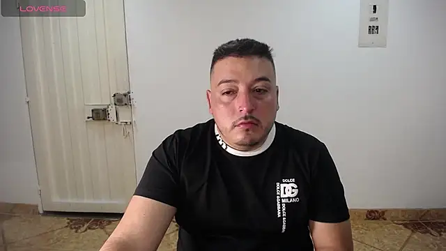 Snapshot of antonycruz chatting on 06-08-26, 01:28 antonycruz online show from 06-08-26, 01:28