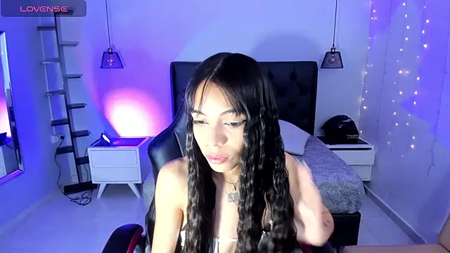 Snapshot of AMELIELEONE chatting on 02-20-25, 12:15 AMELIELEONE online show from 02-20-25, 12:15