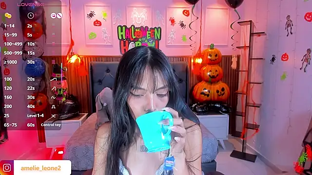 Snapshot of AMELIELEONE chatting on 10-16-25, 01:12 AMELIELEONE online show from 10-16-25, 01:12