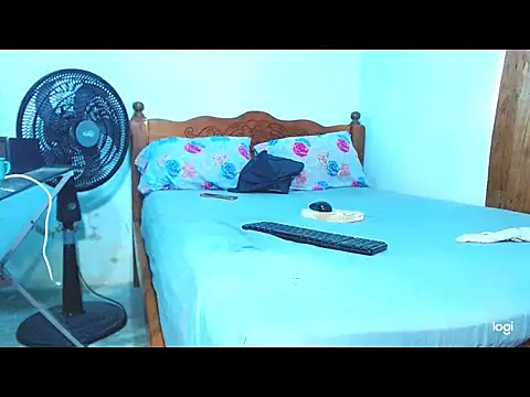 Snapshot of cositarrica_xxx chatting on 03-09-25, 01:59 cositarrica xxx online show from 03-09-25, 01:59