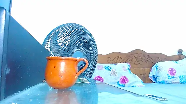 Snapshot of cositarrica_xxx chatting on 10-01-25, 03:29 cositarrica xxx online show from 10-01-25, 03:29