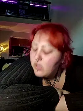 Snapshot of Cutegothcrybabyx chatting on 10-26-25, 10:36 Cutegothcrybabyx online show from 10-26-25, 10:36