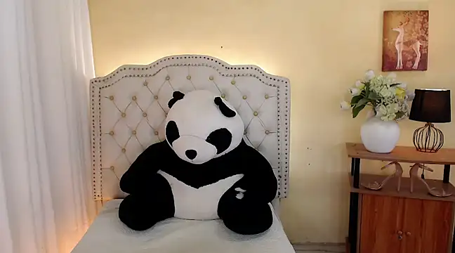 Snapshot of DreamLADYBOY chatting on 03-09-25, 05:22 DreamLADYBOY online show from 03-09-25, 05:22