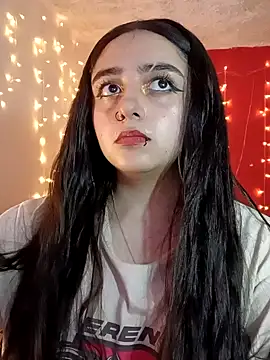 Snapshot of IvonneT chatting on 01-11-25, 11:56 IvonneT online show from 01-11-25, 11:56