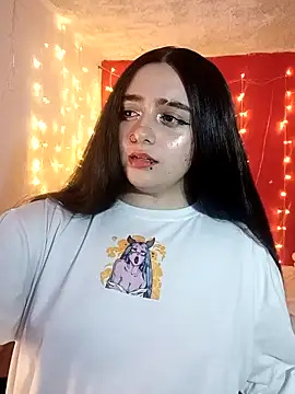 Snapshot of IvonneT chatting on 01-26-25, 11:39 IvonneT online show from 01-26-25, 11:39