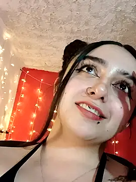 Snapshot of IvonneT chatting on 02-02-25, 11:11 IvonneT online show from 02-02-25, 11:11