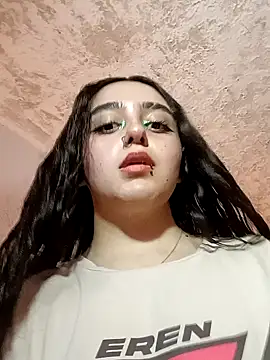 Snapshot of IvonneT chatting on 02-09-25, 10:54 IvonneT online show from 02-09-25, 10:54