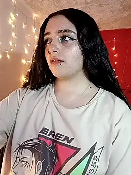 Snapshot of IvonneT chatting on 02-10-25, 01:57 IvonneT online show from 02-10-25, 01:57