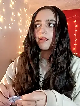 Snapshot of IvonneT chatting on 02-25-25, 04:35 IvonneT online show from 02-25-25, 04:35