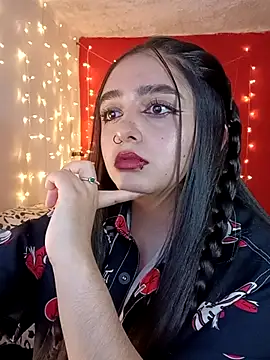 Snapshot of IvonneT chatting on 03-16-25, 08:11 IvonneT online show from 03-16-25, 08:11