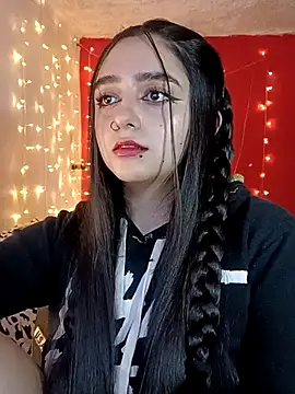 Snapshot of IvonneT chatting on 03-16-25, 11:14 IvonneT online show from 03-16-25, 11:14