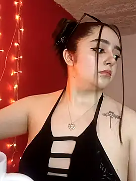 Snapshot of IvonneT chatting on 09-21-25, 11:28 IvonneT online show from 09-21-25, 11:28