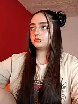 Snapshot of IvonneT chatting on 11-02-25, 09:39 IvonneT online show from 11-02-25, 09:39