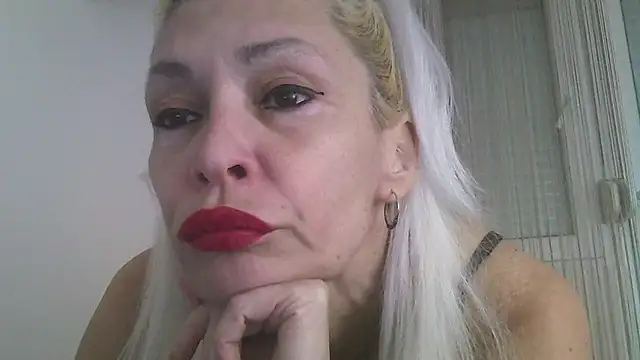 Snapshot of EvaaMina chatting on 01-01-25, 03:35 EvaaMina online show from 01-01-25, 03:35