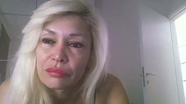 Snapshot of EvaaMina chatting on 09-21-25, 12:18 EvaaMina online show from 09-21-25, 12:18