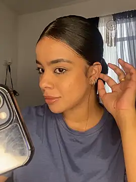 trianawhite online show from 03-20-25, 04:31