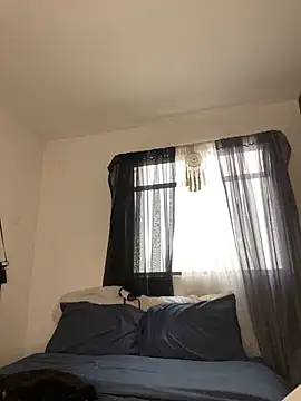 trianawhite online show from 09-29-25, 03:28