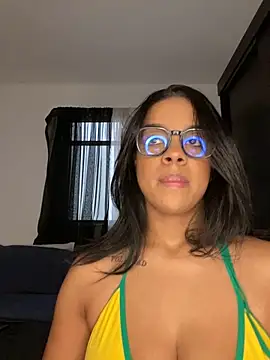 trianawhite online show from 09-30-25, 02:00