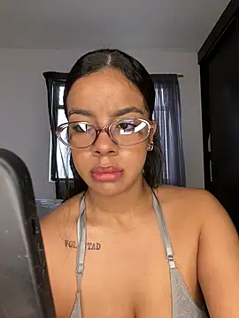 trianawhite online show from 02-17-26, 02:46