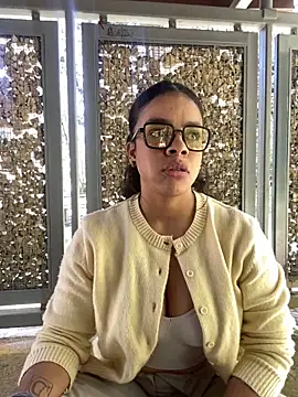 trianawhite online show from 04-01-26, 04:37