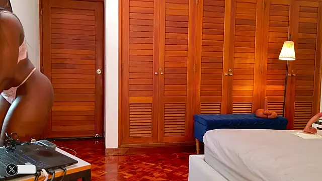 Snapshot of lissetlong69 chatting on 12-13-25, 11:43 lissetlong69 online show from 12-13-25, 11:43