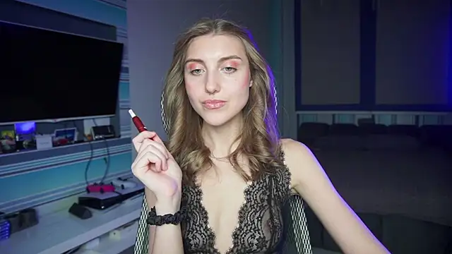 Snapshot of CassiaBlade1 chatting on 10-13-25, 04:40 CassiaBlade1 online show from 10-13-25, 04:40