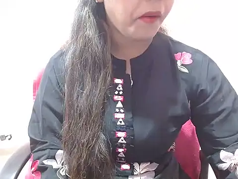 LovingPihu online show from 02-14-25, 05:19