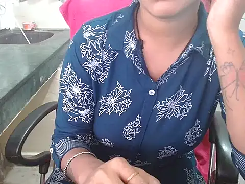 LovingPihu online show from 09-23-25, 05:21