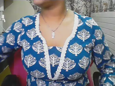 LovingPihu online show from 06-13-26, 06:22