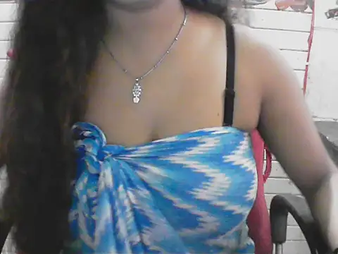 LovingPihu online show from 06-16-26, 04:37