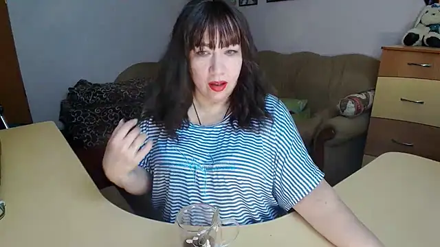 Lucretia Goldi  online show from 02-06-26, 09:29